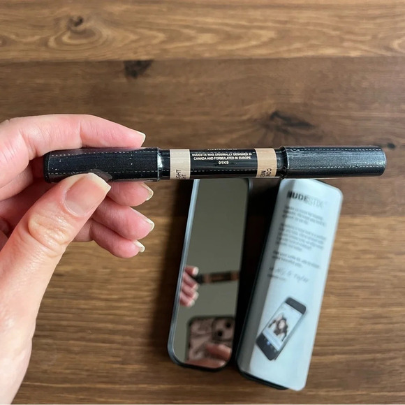 NWT NUDESTIX SCULPTING PENCIL - Light/Medium 2 - Picture 2 of 10